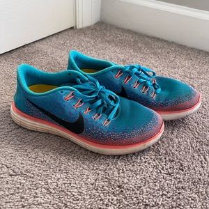 Nike shoes size 7